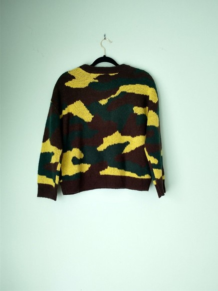 Yummy Sweater Co Womens Camo Print Sweater Size XS Green Brown NWT - Picture 2 of 6